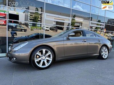 Grijs Occasion 2005 Mercedes CLS350 Sedan | € 12.950 (Duur)