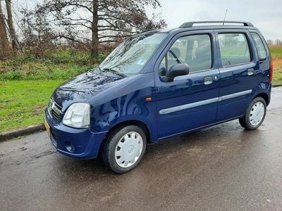 Blauw Gebruikt 2004 Opel Agila Essentia Hatchback | € 1.350 (Eerlijke prijs)