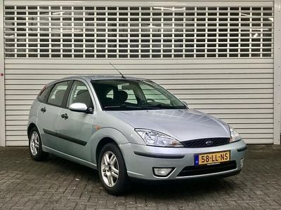 Groen (metallic) Occasion 2003 Ford Focus Ghia Hatchback | € 2.700 (Duur)