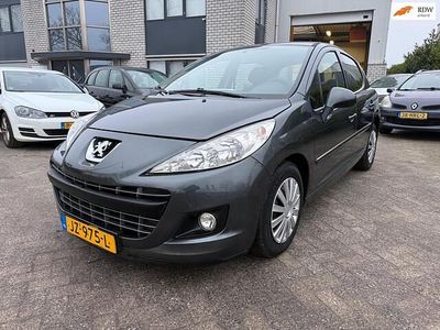 Grijs Occasion 2012 Peugeot 207 Urban Move Hatchback | € 1.950 (Goede deal)