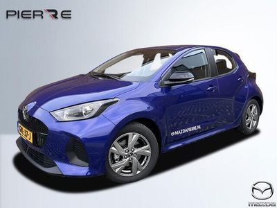 Glass blue (blauw metallic) Gebruikt 2024 Mazda 2 Exclusive-Line Hatchback | € 25.845 (Iets duurder)
