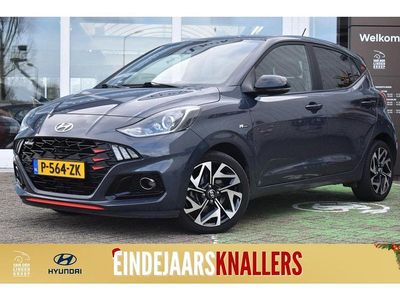 Aurora grey (grijs metallic) Gebruikt 2022 Hyundai i10 N Line Hatchback | € 17.950 (Iets duurder)