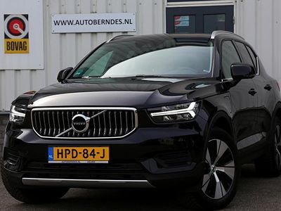 Zwart, metallic lak Gebruikt 2021 Volvo XC40 Core SUV | € 36.900 (Eerlijke prijs)