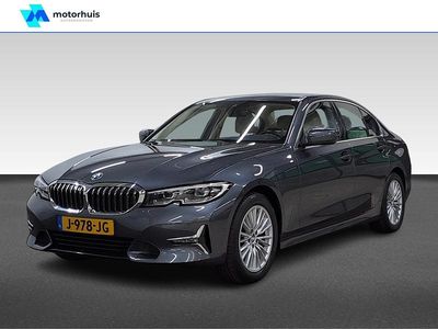 Grijs Occasion 2020 BMW 320 Executive Sedan | € 23.925 (Goede deal)