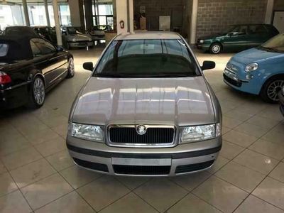 Grijs Gebruikt 2001 Skoda Octavia Ambiente Sedan | € 1.749