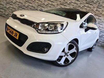 Wit Occasion 2013 Kia Rio Hatchback | € 4.695 (Eerlijke prijs)
