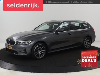 Grijs Gebruikt 2021 BMW 318 Executive Stationwagen | € 25.900 (Goede deal)