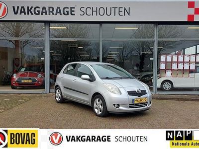 Grijs Gebruikt 2006 Toyota Yaris Luna Hatchback | € 4.950 (Iets duurder)