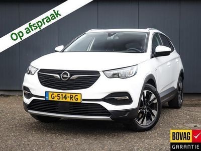 tweedehands Opel Grandland X 1.2 Turbo Business Executive, (131 PK) 1e Eig., Keurig-Onderh., 12 Mnd BOVAG, Navigatie/Apple-Carplay/Android-Auto, Keyless-Entry, Parkeersensoren-V+A, Privacy-Glas, Trekhaak, Comfortstoelen, DAB, Half/Leder, Elektrische-Achterklep, NL-Au