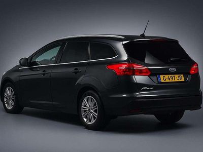 Zilver Occasion 2017 Ford Focus Titanium Stationwagen | € 7.200 (Eerlijke prijs)