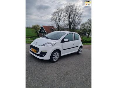 tweedehands Peugeot 107 1.0 Active 5 Drs. Airco, 52938 KM NAP.