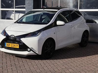 Wit Occasion 2017 Toyota Aygo Hatchback | € 8.450 (Eerlijke prijs)