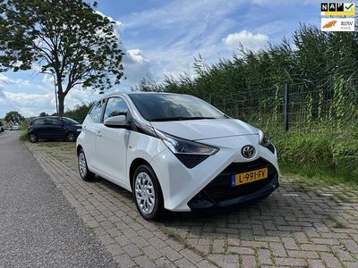 Wit Gebruikt 2021 Toyota Aygo X-play Hatchback | € 9.875 (Eerlijke prijs)