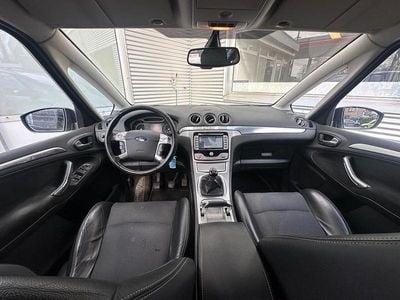 Grijs (metallic) Gebruikt 2010 Ford S-MAX Trend MPV | € 3.990 (Super prijs)