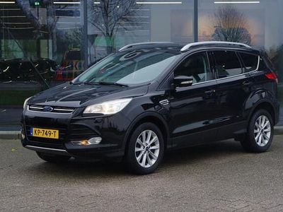 Zwart Gebruikt 2016 Ford Kuga Titanium SUV | € 12.750 (Eerlijke prijs)