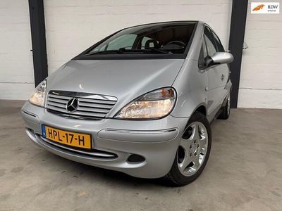 Grijs (metallic) Gebruikt 2003 Mercedes A190 Elegance MPV | € 3.500