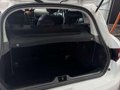 Wit Occasion 2013 Renault Clio IV Expression Hatchback | € 3.500 (Goede deal)