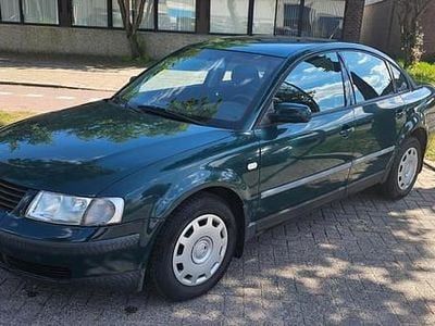 Groen Occasion 2000 VW Passat Comfortline Sedan | € 1.450 (Eerlijke prijs)