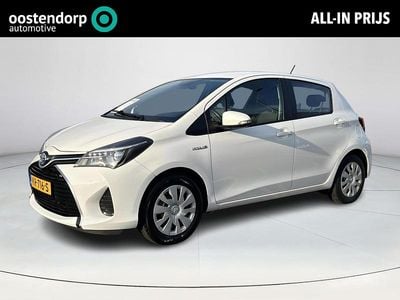 Wit Occasion 2016 Toyota Yaris Hybrid Hatchback | € 13.945 (Goede deal)