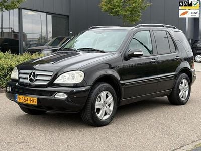 Zwart Gebruikt 2005 Mercedes ML270 SUV | € 3.450 (Eerlijke prijs)