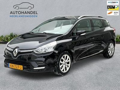 Zwart (metallic) Gebruikt 2016 Renault Clio GrandTour Zen Stationwagen | € 6.750 (Goede deal)