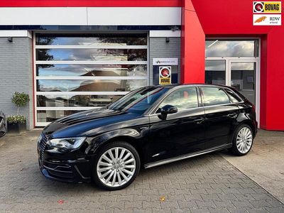 Zwart (metallic) Gebruikt 2015 Audi A3 Sportback e-tron Ambition Hatchback | € 14.250 (Eerlijke prijs)