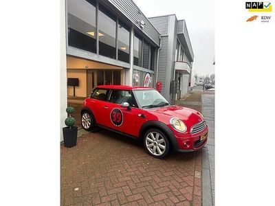 Rood (metallic) Occasion 2011 Mini ONE Business Hatchback | € 4.477 (Goede deal)