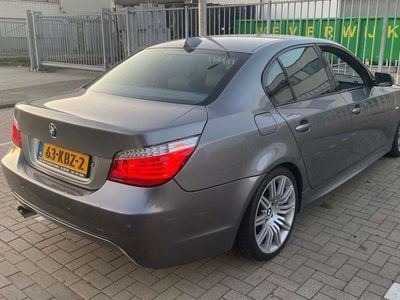 BMW 523