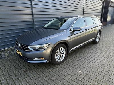 Grijs Gebruikt 2016 VW Passat Stationwagen | € 7.650 (Eerlijke prijs)