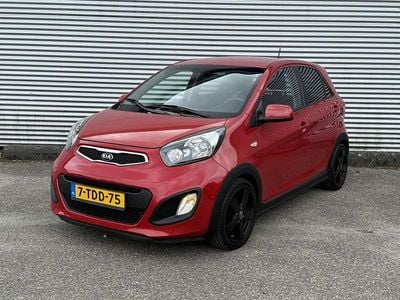 Rood Occasion 2014 Kia Picanto Hatchback | € 6.450 (Eerlijke prijs)