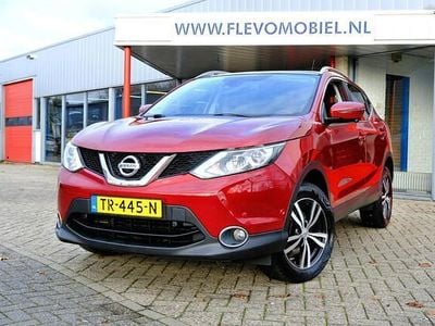 Rood Gebruikt 2015 Nissan Qashqai 360º SUV | € 12.450 (Eerlijke prijs)