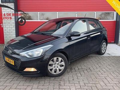 Zwart Occasion 2015 Hyundai i20 Hatchback | € 5.444 (Eerlijke prijs)