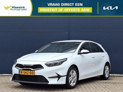 Wit Gebruikt 2022 Kia Ceed Hatchback | € 19.985 (Eerlijke prijs)