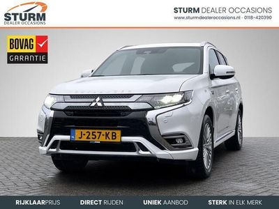 tweedehands Mitsubishi Outlander 2.4 PHEV Instyle Trekhaak Schuif-/Kanteldak Navigatie Camera Leder Stuur- + Stoelverwarming Adapt. Cruise Control Rijklaarprijs!