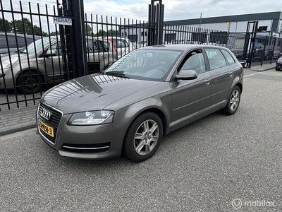 Grijs Gebruikt 2011 Audi A3 Sportback Attraction Hatchback | € 3.950 (Eerlijke prijs)