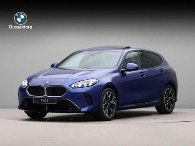 Blauw Nieuw 2025 BMW 120 M Sport Hatchback | € 53.184 (Eerlijke prijs)