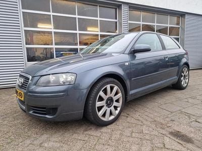 Grijs Gebruikt 2005 Audi A3 Attraction Hatchback | € 999 (Goede deal)