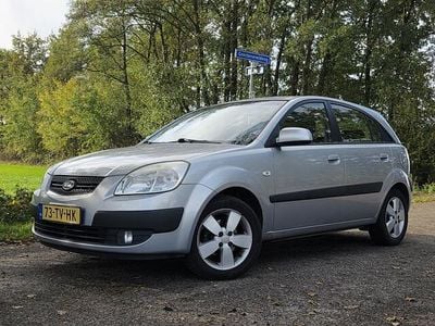 Grijs Gebruikt 2007 Kia Rio Hatchback | € 1.499 (Eerlijke prijs)
