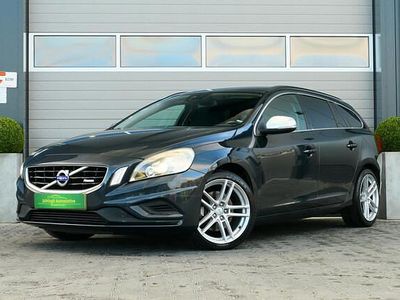 Grijs (metallic) Gebruikt 2012 Volvo V60 R-Design Stationwagen | € 6.740 (Eerlijke prijs)