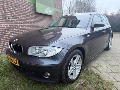 Grijs (metallic) Occasion 2006 BMW 116 Executive Hatchback | € 1.995 (Goede deal)