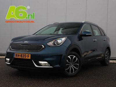 tweedehands Kia Niro - 1.6 GDi Hybrid ExecutiveLine Trekhaak Half Leder Navigatie Camera Clima Cruise Carplay Android PDC Lane Assist 16 inch LMV