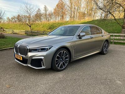 Grijs Occasion 2022 BMW 745e iPerformance Sedan | € 55.000 (Super prijs)