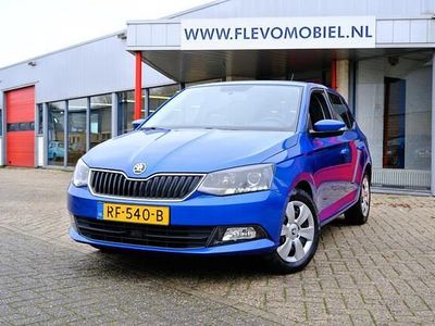 Blauw (metallic) Occasion 2017 Skoda Fabia Ambition Hatchback | € 8.750 (Goede deal)