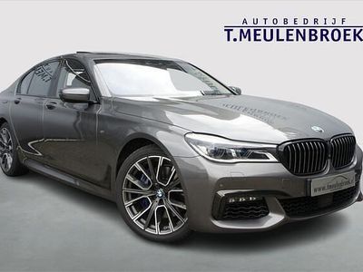Grijs Gebruikt 2017 BMW 750 M Sport Sedan | € 47.950 (Duur)