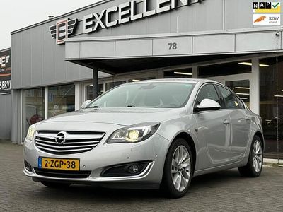 Grijs Occasion 2015 Opel Insignia Cosmo Sedan | € 8.450 (Eerlijke prijs)