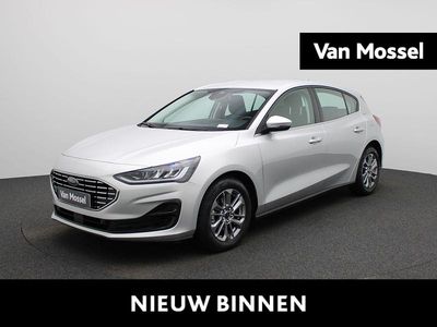 Grijs Gebruikt 2023 Ford Focus Titanium Hatchback | € 21.400 (Eerlijke prijs)