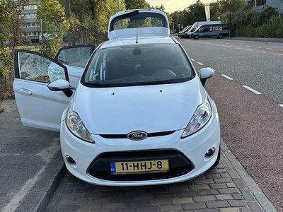 Wit Occasion 2008 Ford Fiesta Titanium Hatchback | € 2.100 (Eerlijke prijs)