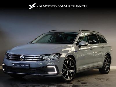 Grijs Occasion 2022 VW Passat Business Stationwagen | € 25.895 (Eerlijke prijs)