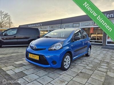 Blauw (metallic) Occasion 2012 Toyota Aygo Comfort Hatchback | € 4.950 (Eerlijke prijs)