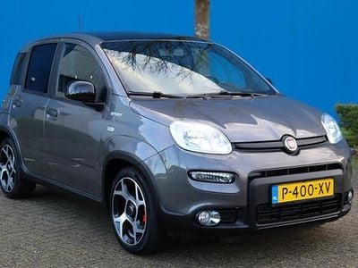 Grijs (metallic) Gebruikt 2022 Fiat Panda Sport Hatchback | € 13.950 (Iets duurder)